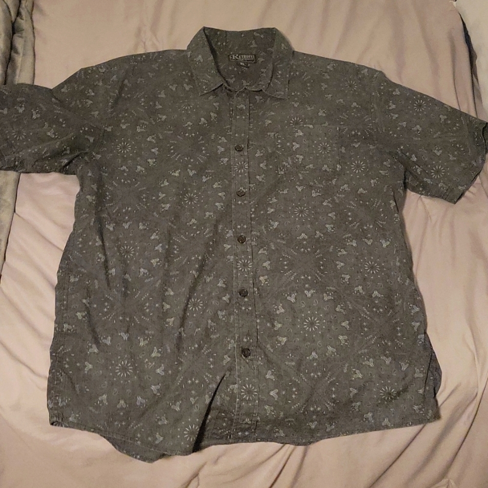Retrofit brand MFG button up shirt